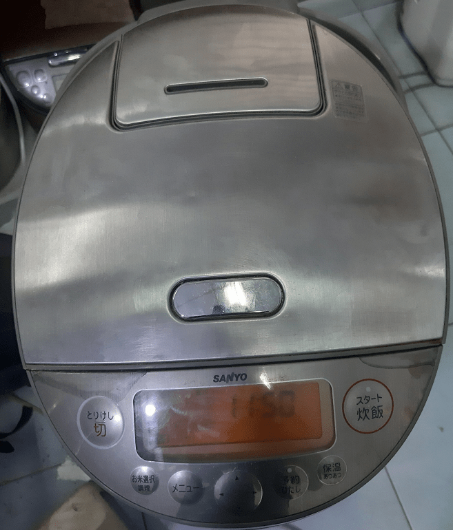 Nồi cơm điện nội địa nhật Sanyo dày 9 lớp 1,8 lít